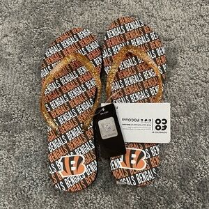 FOCO NFL Bengals NWT Sandals Size Small